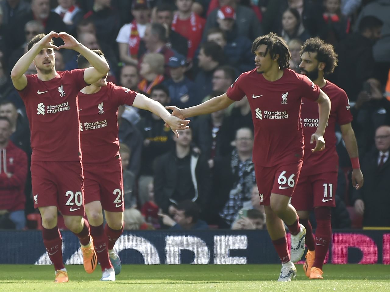 Premier League: Liverpool beat Nottingham Forest to remain in top-four fight, in-form Aston Villa held